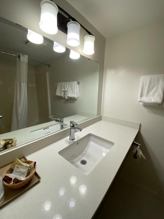 Chalet Continental Motel Valemount Dış mekan fotoğraf